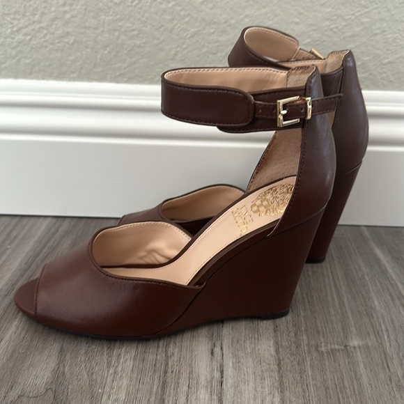 Vince Camuto Wedges - Picture 3 of 6